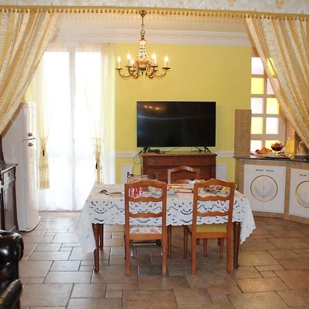 Bed And Breakfast Sopranos Специя Екстериор снимка