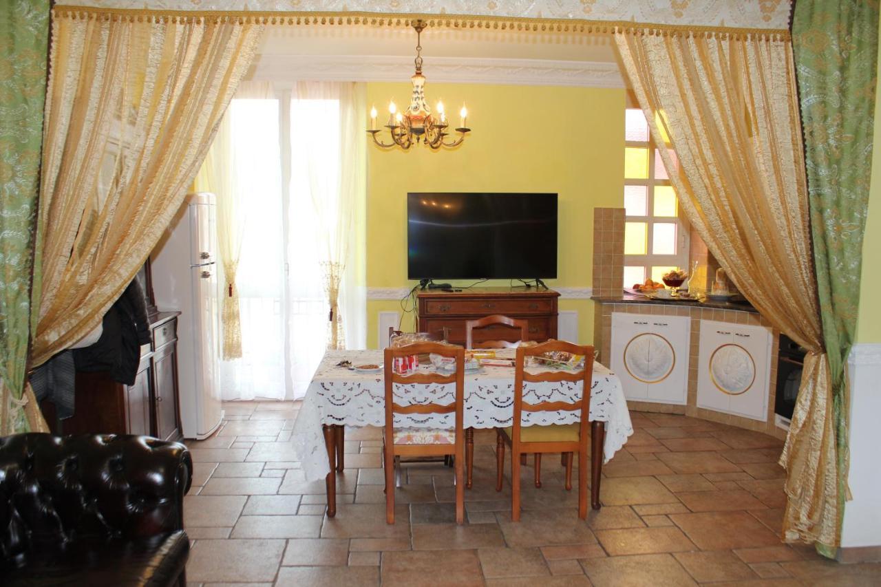 Bed And Breakfast Sopranos Специя Екстериор снимка