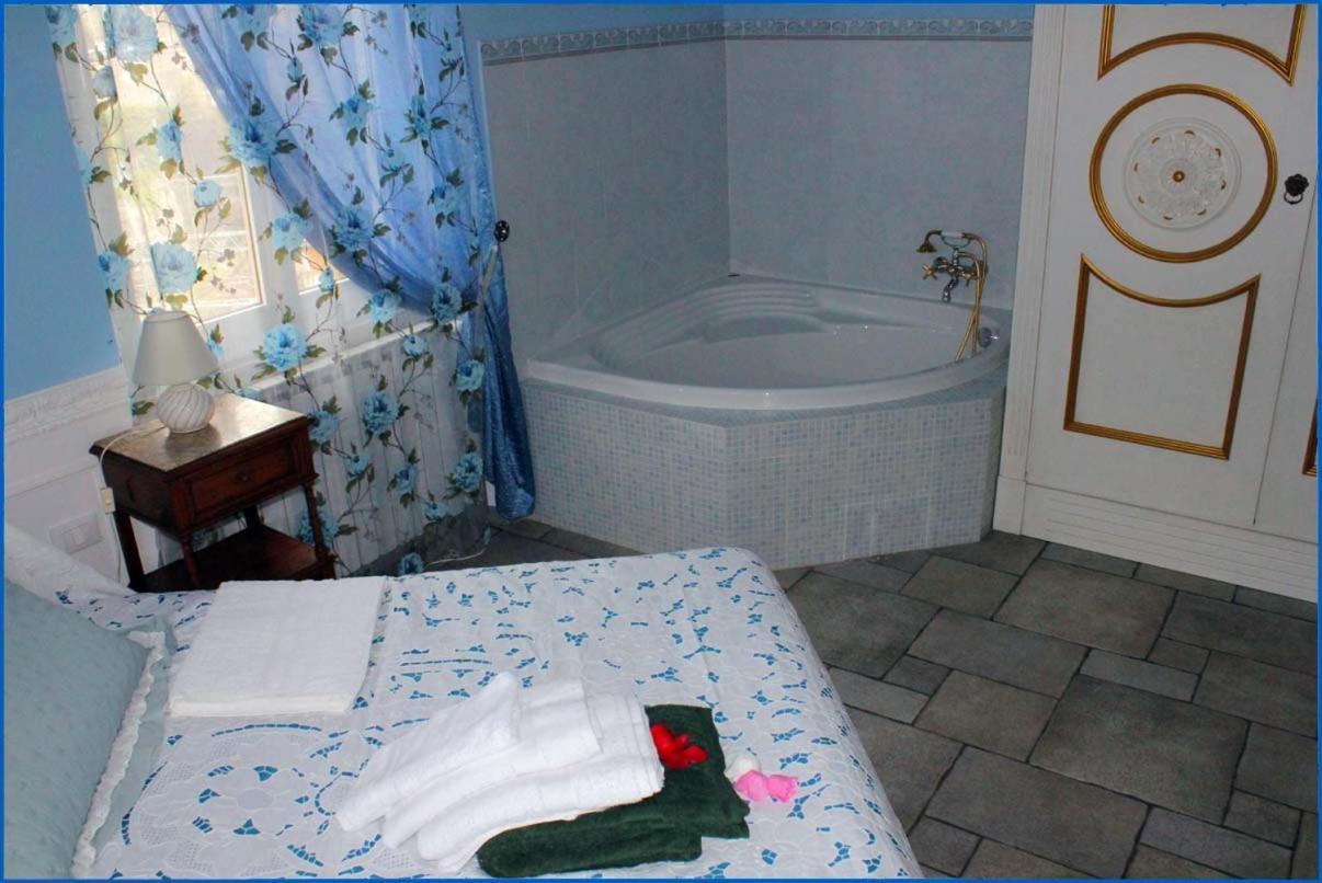 Bed And Breakfast Sopranos Специя Екстериор снимка